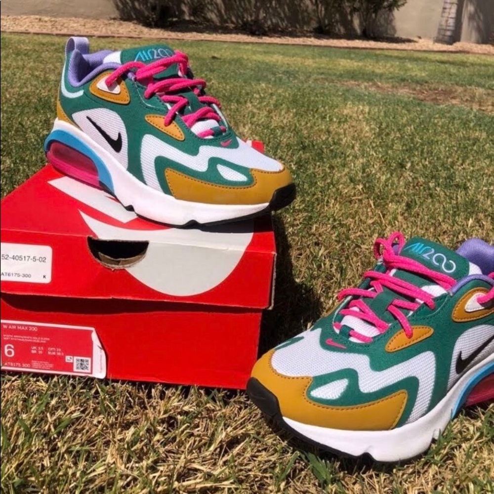 Brand New Women’s Nike Air Max